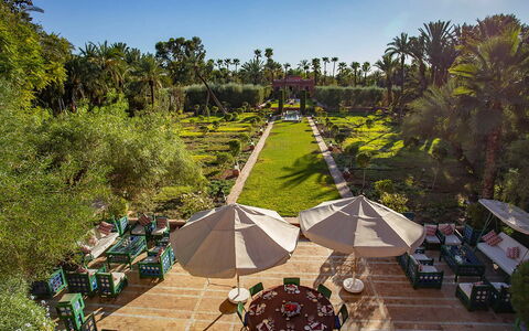 Villa the Garden: Garten, Resort, Landscaping, Botanischer Garten, Eco Hotel, Schatten, Hazienda, Garten, Stuhl