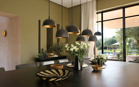 Villa Eleganza: Möbel, Interior Design, Light Fixture, Tabelle, Leuchter, Stuhl, Küche & Esszimmer Tisch, Beleuchtung, Decke, Esszimmer