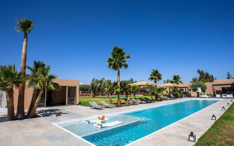 Villa Jamalu: Resort, Schwimmbad, Eco Hotel, Landscaping, Estate, Hazienda, Schatten, Villa, Hotel