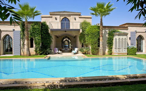 Villa Orange Trees: Schwimmbad, Resort, Estate, Die Architektur, Thermae, Villa, Eco Hotel, Water Feature, Villa, Hof