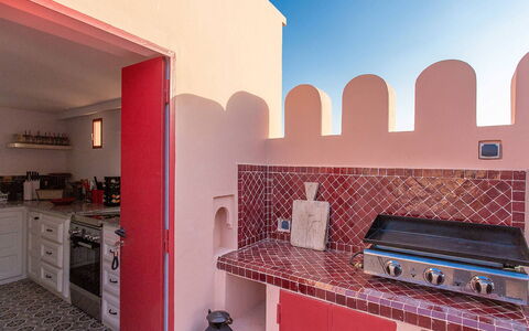 Dar Splendid: Wand, Flooring, Fussboden, Fliese, Holzbeize, Design, Gips, Küche, Zimmerpflanze