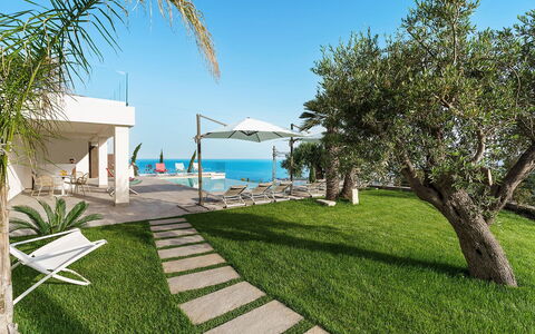 Villa Shelly: Resort, Schwimmbad, Meer, Küste, Gartenmöbel, Schatten, Eco Hotel, Ozean, Estate, Villa