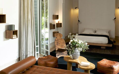 Villa Susan: Möbel, Interior Design, Wand, Holz, Flooring, Fussboden, Zuhause, Beleuchtung, Zimmer, Wohnzimmer