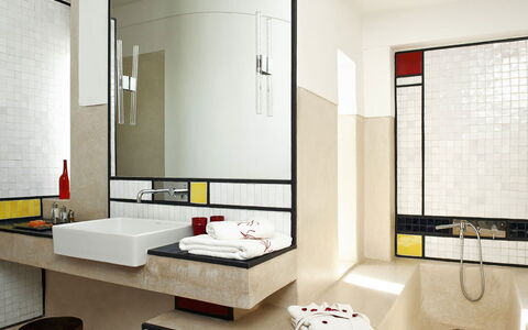 Villa Susan: Wand, Interior Design, Flooring, Armatur, Fussboden, Badezimmer, Installation, Fliese, Zapfhahn, Bad Sink