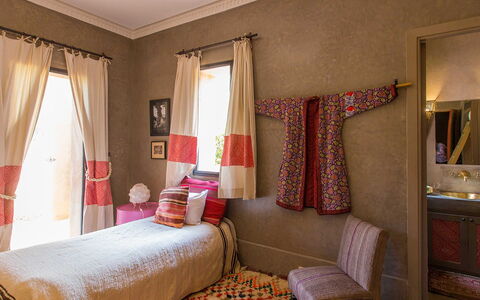 Villa Zagar: Interior Design, Möbel, Wand, Fussboden, Schlafzimmer, Zimmer, Holz, Flooring, Linens, Bett