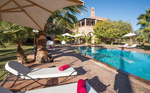 Dar Maril: Baum, Schwimmbad, Resort, Gartenmöbel, Regenschirm, Estate, Hazienda, Eco Hotel, Villa