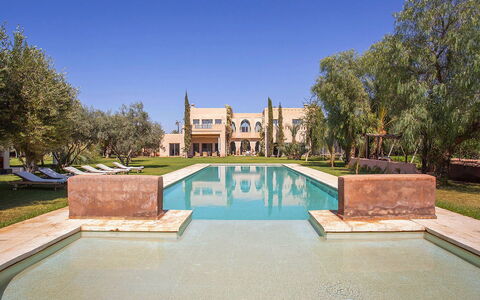 Villa Elio: Schwimmbad, Die Architektur, Estate, Resort, Villa, Hazienda, Villa, Landscaping, Schatten, Garten