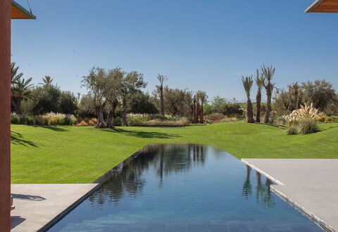 Villa Palmeraie: Reflexion, Schwimmbad, Landscaping, Teich, Reflecting Pool, Schatten, Water Feature