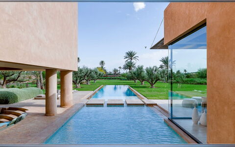 Villa Amrabat: Schwimmbad, Resort, Schatten, Eco Hotel, Landscaping, Reflexion, Hazienda, Water Feature, Estate