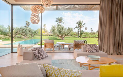 Villa Amrabat: Möbel, Interior Design, Flooring, Fussboden, Zuhause, Wohnzimmer, Decke, Resort, Couch, Stuhl