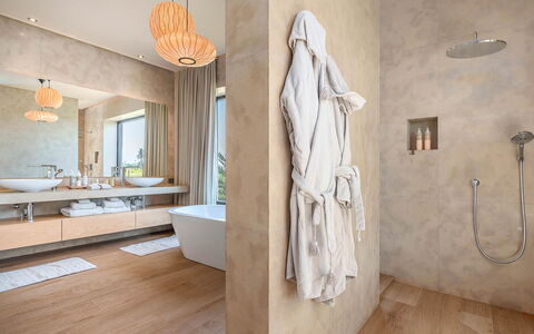Villa Amrabat: Flooring, Interior Design, Fussboden, Armatur, Holz, Badezimmer, Decke, Beleuchtung, Installation, Zuhause
