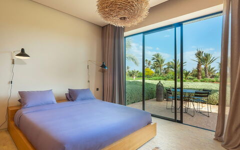 Villa Amrabat: Möbel, Resort, Interior Design, Zuhause, Fussboden, Schwimmbad, Schatten, Hotel, Bett, Eco Hotel