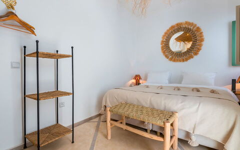 Riad Ali: Möbel, Holz, Schlafzimmer, Interior Design, Bett, Bedding, Bettdecke, Fussboden, Linens, Bettrahmen