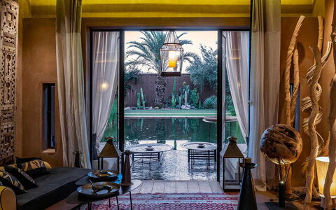 Dar Moon: Interior Design, Resort, Wohnzimmer, Eco Hotel, Hotel, Design, Light Fixture, Zimmerpflanze, Stuhl