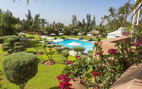 Le Palais du Roi: Resort, Schwimmbad, Regenschirm, Freizeit, Gartenmöbel, Eco Hotel, Sonnenliege, Landscaping, Hotel