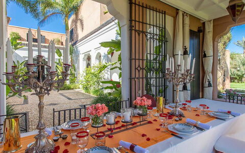 Villa Exotic: Möbel, Tabelle, Geschirr, Interior Design, Stuhl, Küche & Esszimmer Tisch, Esszimmer, Restaurant, Hazienda, Barware