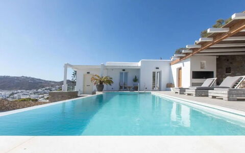 Villa Sonia: Blau, Schwimmbad, Resort, Villa, Sonnenliege, Hotel, Penthouse, Eco Hotel, Ferienort, Gartenmöbel