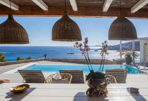 Villa Sonia: Möbel, Resort, Gartenmöbel, Schatten, Schwimmbad, Stuhl, Eco Hotel, Freizeit, Villa, Blumentopf