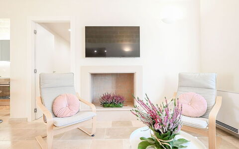 Trulli Heaven: Möbel, Interior Design, Wand, Flooring, Holz, Fussboden, Zuhause, Wohnzimmer, Zimmer, Beleuchtung