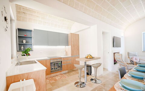 Trulli Heaven: Möbel, Interior Design, Flooring, Holz, Fussboden, Decke, Countertop, Küche, Beleuchtung, Cabinetry