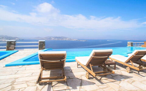 Casa le Rose: Blau, Schwimmbad, Resort, Meer, Wohnung, Gartenmöbel, Ozean, Schatten, Villa, Hotel
