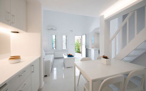 The Rose Flat: Interior Design, Flooring, Möbel, Decke, Fussboden, Zuhause, Wohnung, Stuhl, Zimmer, Küche