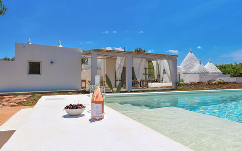 Trulli Fontana: Outdoor Struktur, Villa, Schwimmbad
