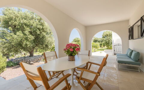 Villa Riva: Möbel, Flooring, Interior Design, Stuhl, Tabelle, Fussboden, Küche & Esszimmer Tisch, Decke, Zimmer, Esszimmer