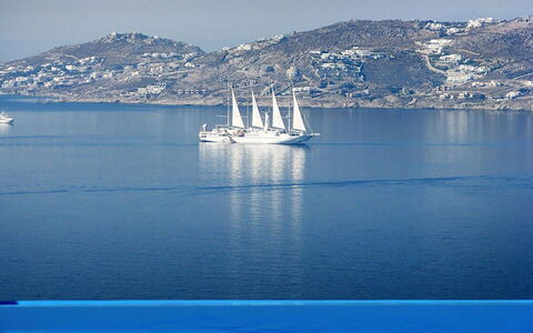 The Rose Suite with Jacuzzi: Blau, Gewässer, Boot, Watercraft, Meer, Küsten Und Ozeanische Forms, Wasserweg, Ozean, See, Mast
