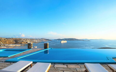 The Rose Suite with Jacuzzi: Blau, Schwimmbad, Küsten Und Ozeanische Forms, Resort, Meer, Küste, Ozean, Eco Hotel, Tropen, Villa