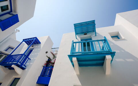 The Rose Suite with Jacuzzi: Blau, Verbundwerkstoff, Wohnung, Balkon, Farbe, Design, Daylighting