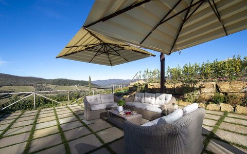 Villa Serena: Gartenmöbel, Möbel, Stuhl, Regenschirm, Tisch Im Freien, Schatten, Flagstone, Eco Hotel, Garten, Terrasse