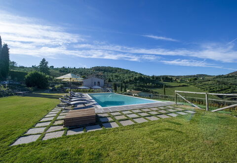 Villa Serena: Schwimmbad, Kumulus, Gartenmöbel