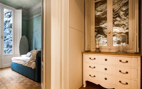 Letizia: Möbel, Interior Design, Schlafzimmer, Wand, Bett, Flooring, Fussboden, Holz, Zimmer, Bettdecke