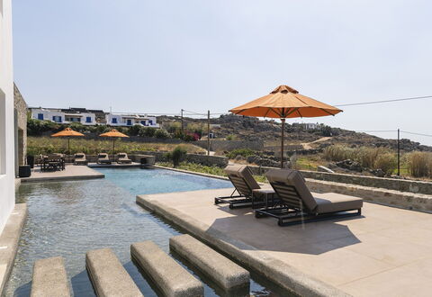 Villa Wolf: Schwimmbad, Resort