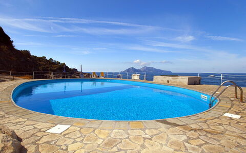 Villa Mary: Blau, Wasser, Schwimmbad, Meer, Küsten Und Ozeanische Forms, Küste, Ozean, Tropen, Strand, Bucht