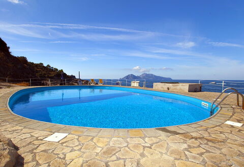 Villa Mary: Blau, Wasser, Schwimmbad, Meer, Küsten Und Ozeanische Forms, Küste, Ozean, Tropen, Strand, Bucht