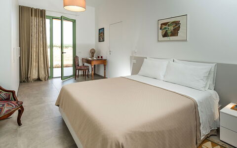 Villa Clemente: Möbel, Wand, Holz, Flooring, Interior Design, Fussboden, Bett, Schlafzimmer, Tabelle, Zuhause