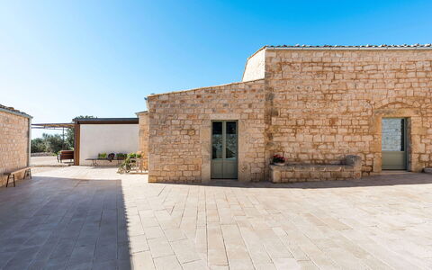 Villa del Sole: Himmel, Wand, Die Architektur, Verbundwerkstoff, Backstein, Beton, Mauerwerk, Schatten, Fliese