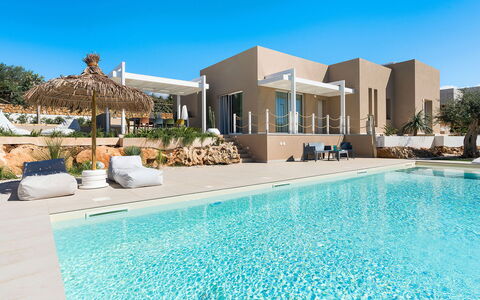 Villa Cornino: Resort, Schwimmbad, Estate, Eco Hotel, Gartenmöbel, Villa, Freizeit, Schatten, Regenschirm, Hotel
