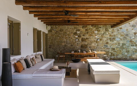 Villa Medea: Möbel, Holz, Flooring, Interior Design, Fussboden, Wohnzimmer, Couch, Zuhause, Resort