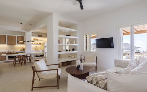 Villa Medea: Möbel, Interior Design, Flooring, Fussboden, Holz, Decke, Wohnung, Stuhl, Wohnzimmer, Zuhause
