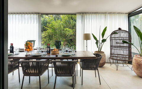 Villa Monica: Möbel, Interior Design, Tabelle, Esszimmer, Küche & Esszimmer Tisch, Stuhl, Tisch Im Freien, Zimmer, Glas, Natürliches Material