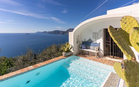 Villa Madonna di Costantinopoli: Blau, Wasser, Gewässer, Küste, Küsten Und Ozeanische Forms, Meer, Resort, Schwimmbad, Ozean