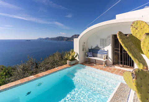 Villa Madonna di Costantinopoli: Blau, Wasser, Gewässer, Küste, Küsten Und Ozeanische Forms, Meer, Resort, Schwimmbad, Ozean