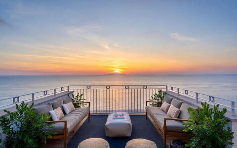 Casa Oscar: Wasser, Gewässer, Horizont, Möbel, Meer, Tabelle, Ozean, Stuhl, Küsten Und Ozeanische Forms, Gartenmöbel