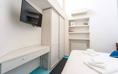 Casa Oscar: Interior Design, Wohnung, Schlafzimmer, Bett, Bettdecke, Bettrahmen, Bedding, Hotel, Linens, Matratze