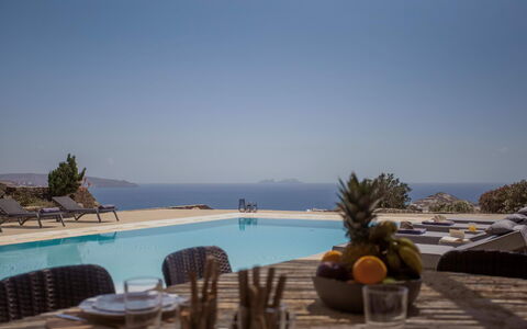 Villa Talassa: Schwimmbad, Möbel, Meer, Küsten Und Ozeanische Forms, Resort, Küste, Gartenmöbel, Ozean, Stuhl