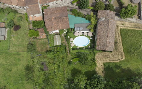 Villa Senio: Schwimmbad, Grundstueck, Garten, Hinterhof, Estate, Landscaping, Freizeit, Hütte, Garten