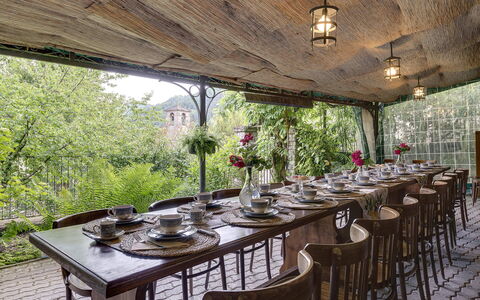 Villa Senio: Möbel, Holz, Tabelle, Stuhl, Küche & Esszimmer Tisch, Restaurant, Decke, Esszimmer, Tisch Im Freien, Natürliches Material